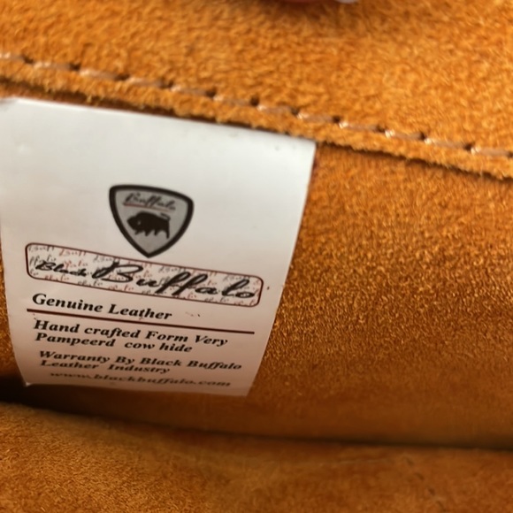 Black buffalo genuine leather unisex shoulder bag - Picture 5 of 9